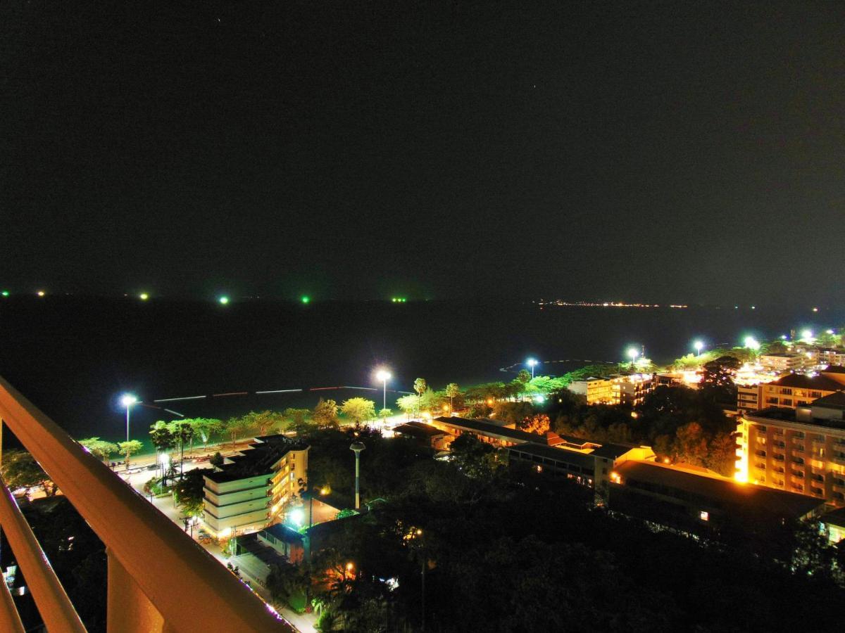 Sea View Beachfront Condos Pattaya Jomtien Beach Exterior photo
