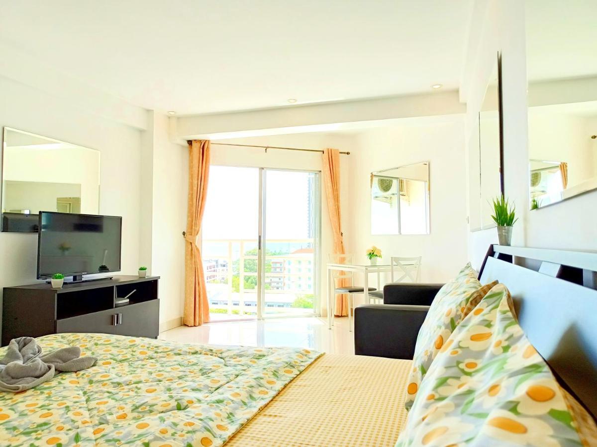 Sea View Beachfront Condos Pattaya Jomtien Beach Exterior photo