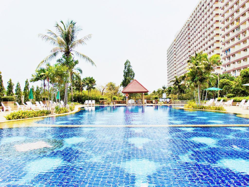Sea View Beachfront Condos Pattaya Jomtien Beach Exterior photo