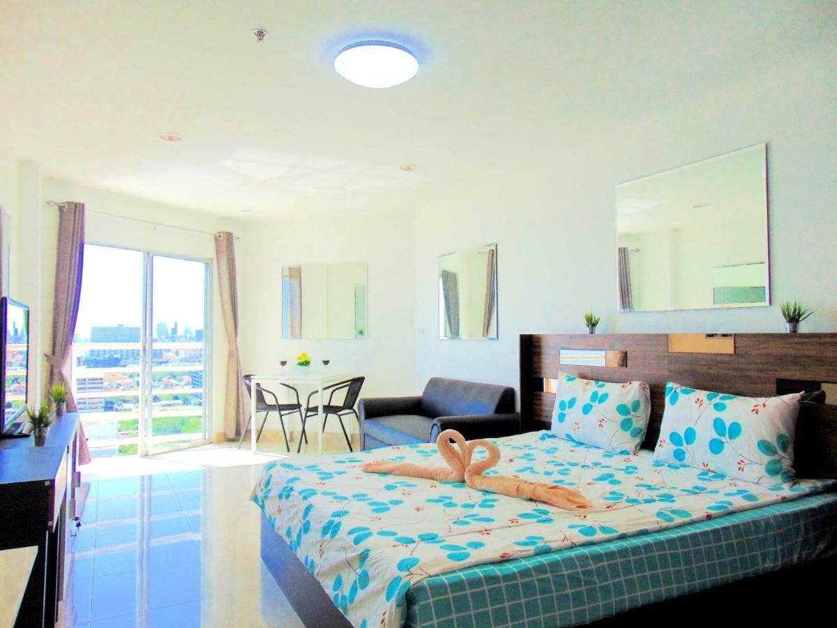 Sea View Beachfront Condos Pattaya Jomtien Beach Exterior photo